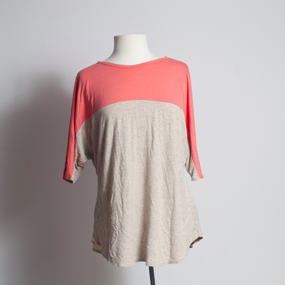 Goo Yoo beige and coral top M